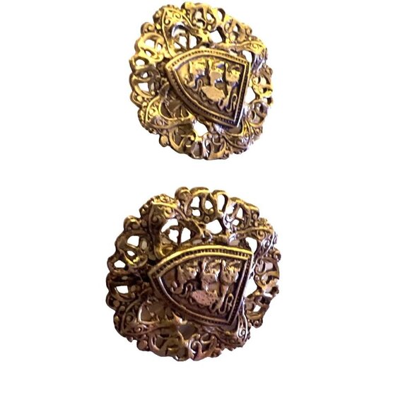 Gold Tone Clipon Earrings Vintage Family Crest Style - Picture 5 of 5